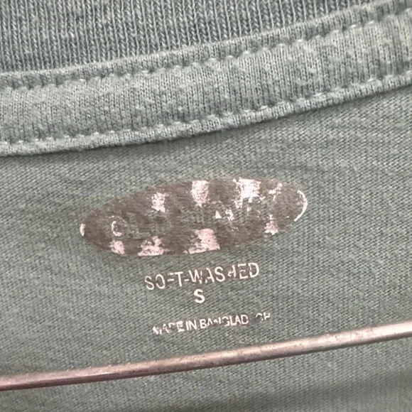 Old Navy Men's V-Neck Tee in Mint Green - Picture 2 of 2